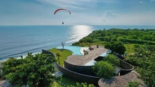 شاطئ ULUWATU