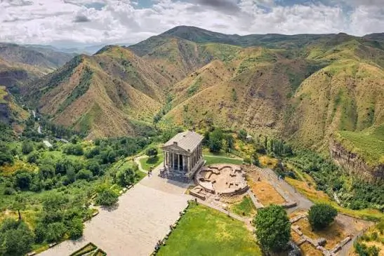 معبد غارني